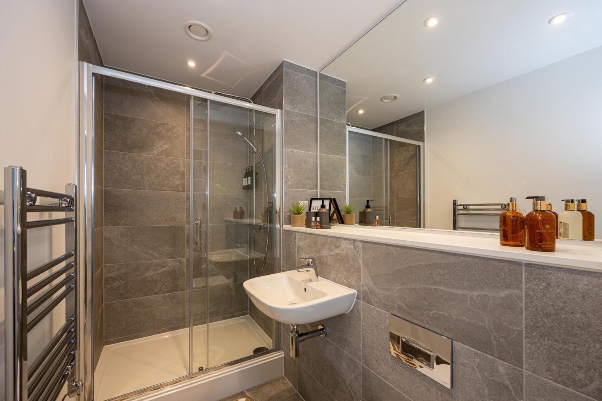 Apartament Royal Ebony By Asquare Lettings Manchester Zewnętrze zdjęcie